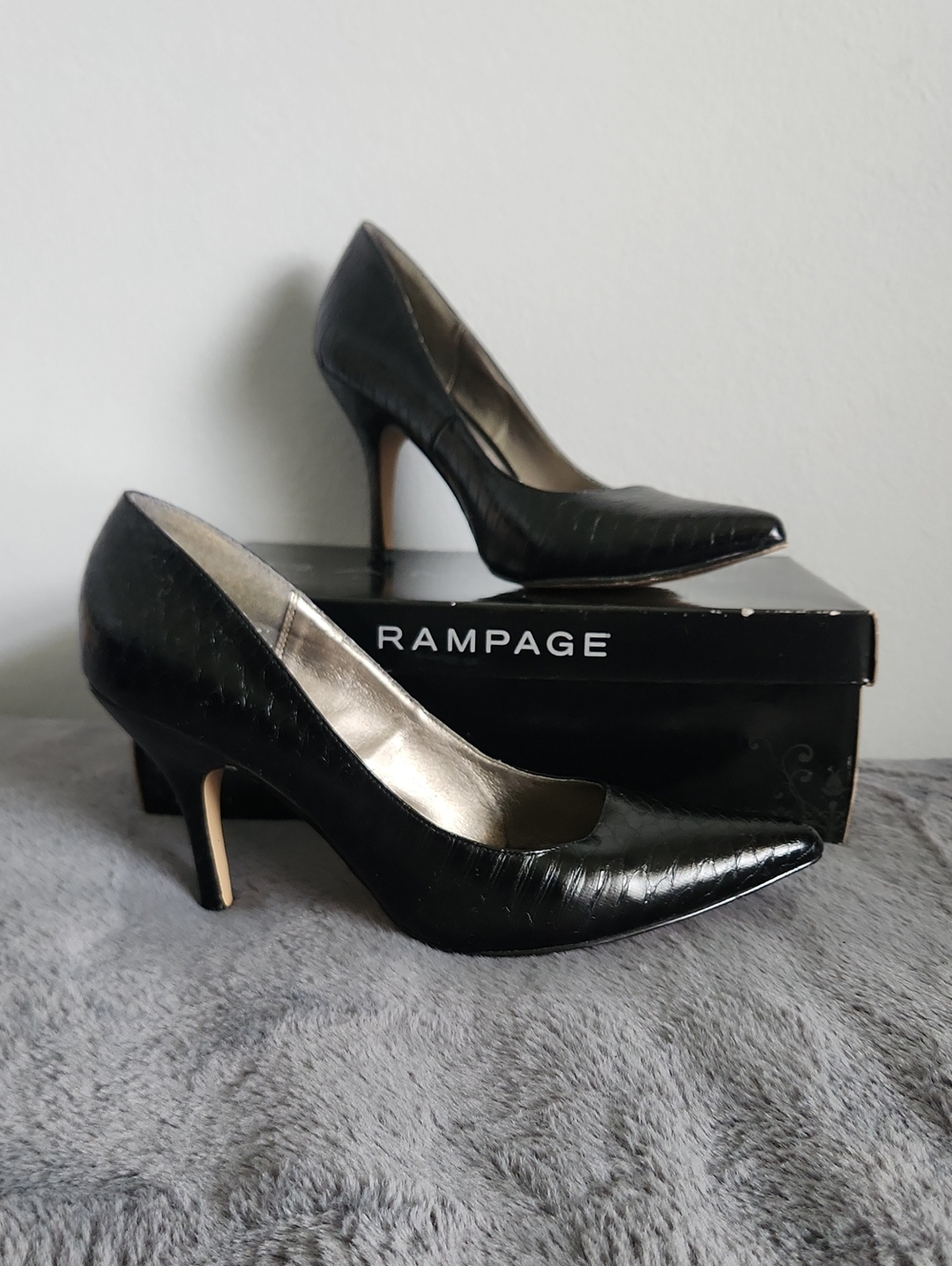 Rampage Black Pointed Toe Mid-Heel Pumps